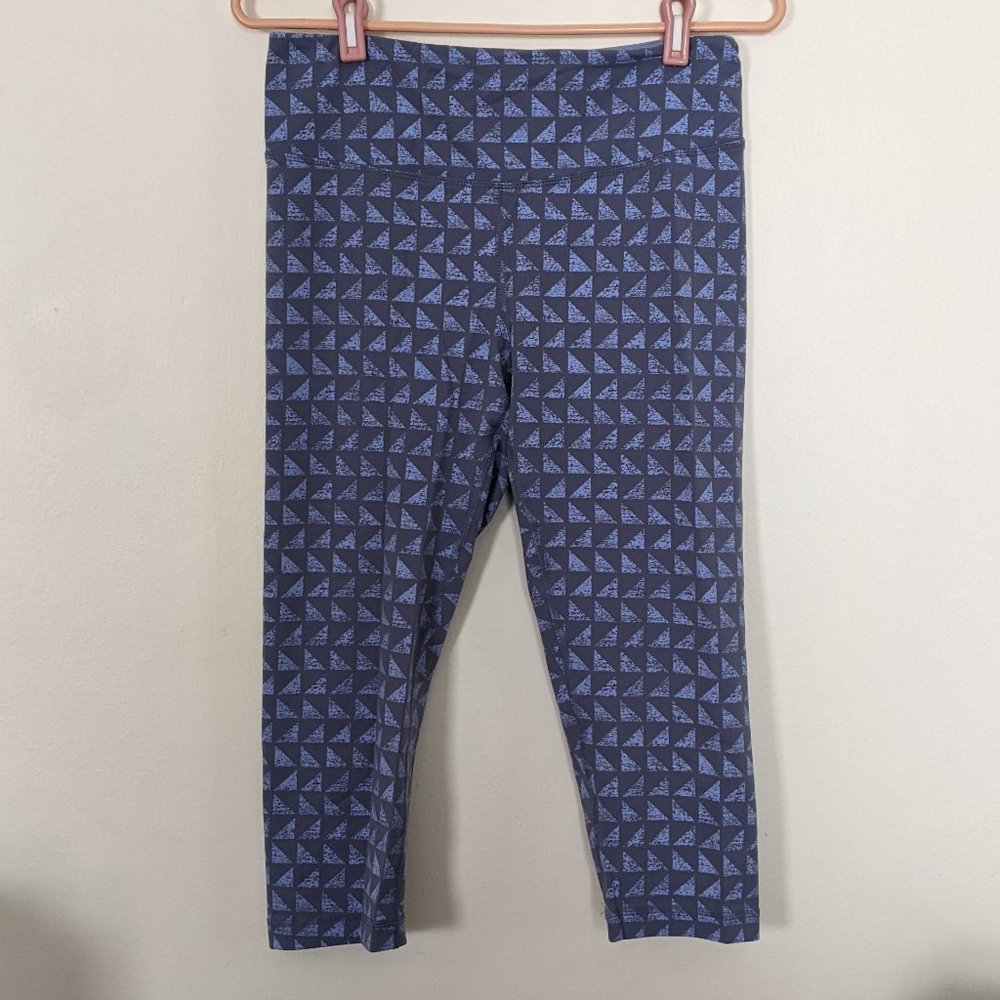 BOGO SALE! ZOBHA Crocus Tummy Slimming Cropped Leggings in Light Blue, Sz L
